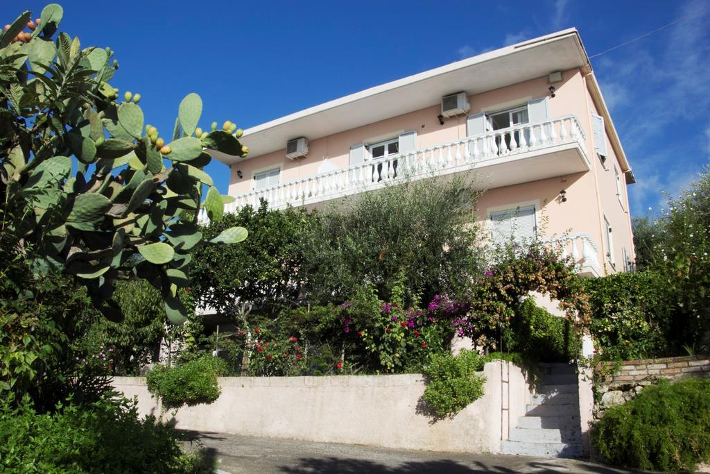 Apostolos&eleni Family * Perama (Corfu)
