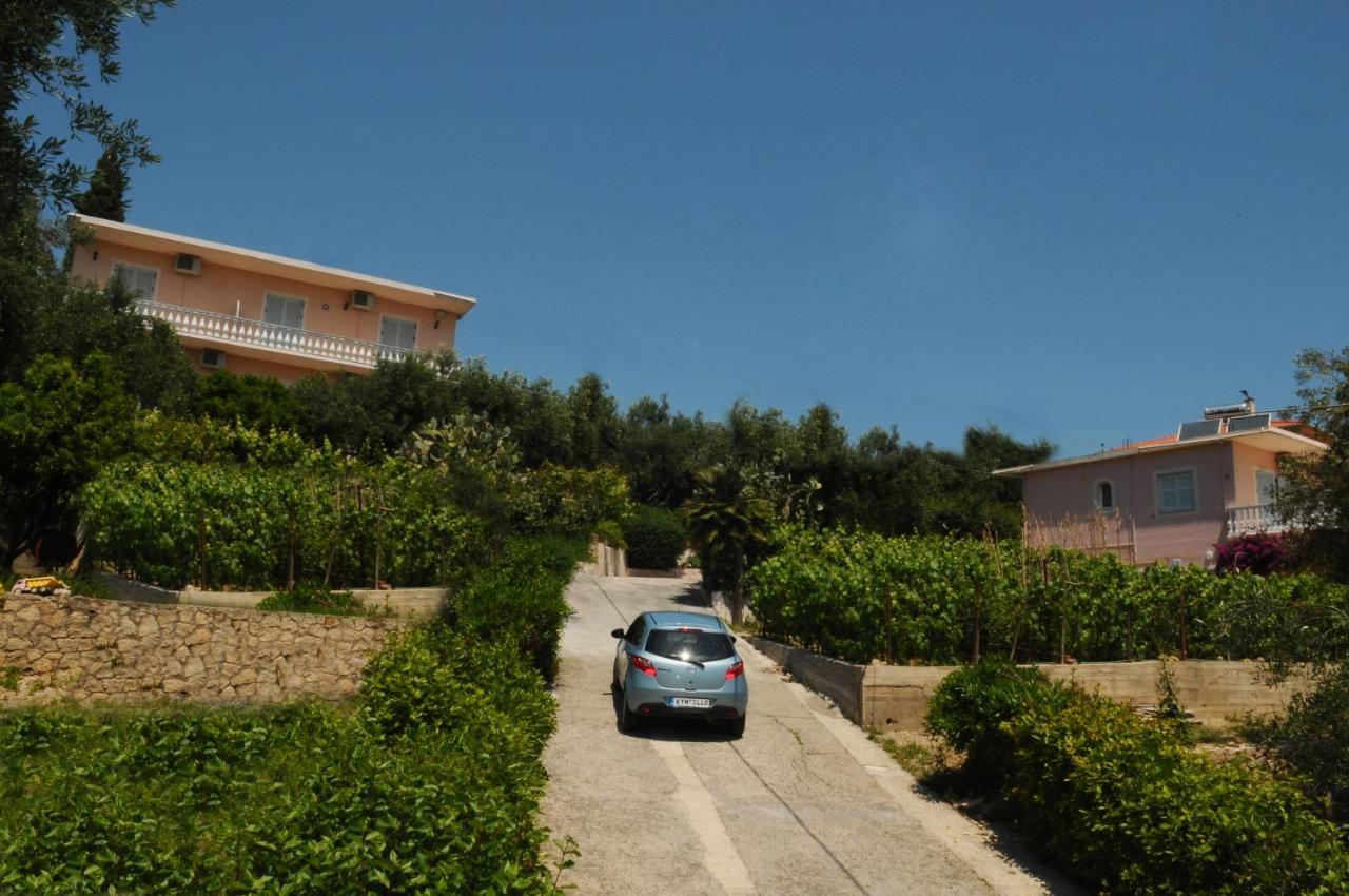 Apostolos&eleni Family * Perama (Corfu)